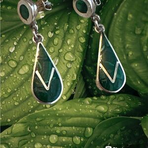 Native American sterling silver malachite earrings